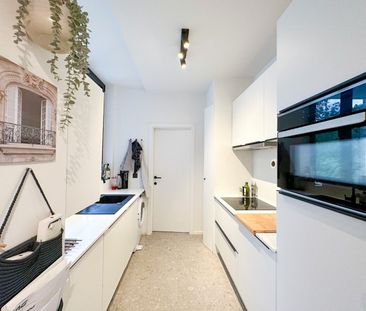 Instapklaar appartement met twee slaapkamers en terras nabij statio... - Foto 1