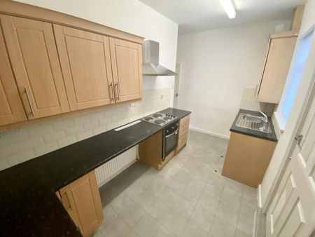 2 bedroom terraced house to rent - Photo 4