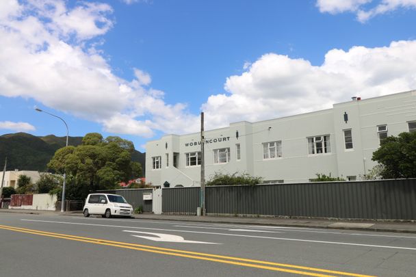 Woburn Art Deco Apartment - Photo 1