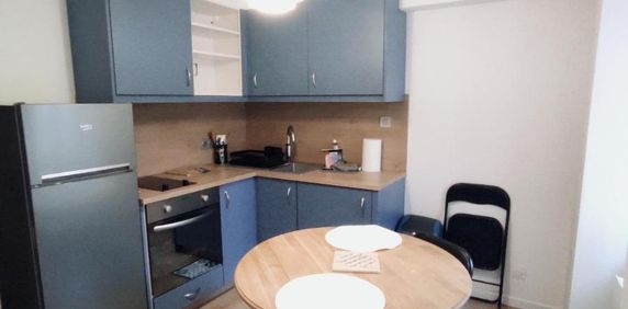Location Appartement 2 pièces 23m² MILLAU 12100 - Photo 2
