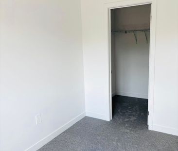 For Lease - 7 Pin Oak Common, Cambridge, Ontario - Photo 3