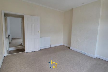 2 bedroom end of terrace house to rent - Photo 3
