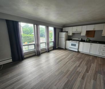 100 Marquette Avenue - 2 | 100 Marquette Avenue -, Ottawa - Photo 1
