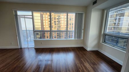 For Lease - 5 Sheppard Avenue Unit# 2225, Toronto, Ontario - Photo 2