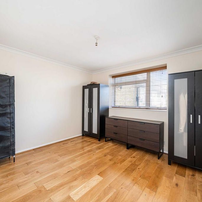 3 bedroom flat to rent - Photo 1