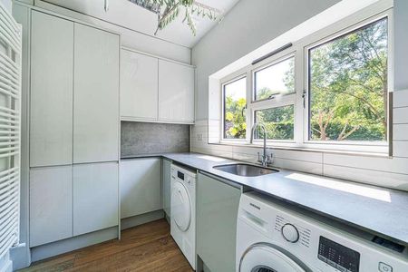 Abbotswood, Guildford, GU1 - Photo 4