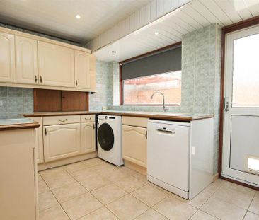 3 bedroom detached house to rent - Photo 5