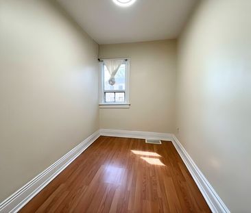 $1,499 / 2 br / 1 ba / 44 Spring st #upper - Photo 5