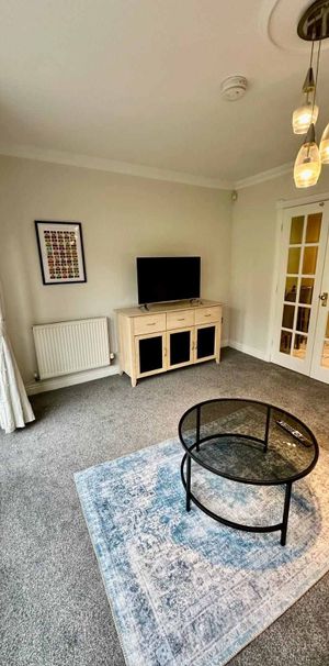 2 bedroom property to rent - Photo 1