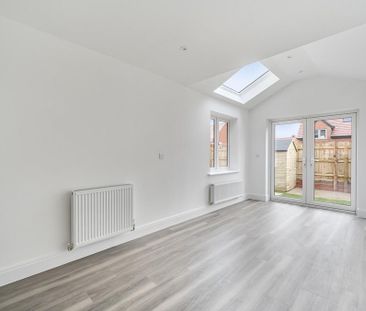 3 bedroom link detached house to rent - Photo 2