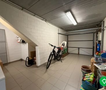 Prachtige rijwoning met 3 slaapkamers, tuin en garage te Roeselare - Photo 2
