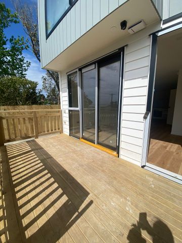 SUNNYVALE, 2 BEDROOMS - Photo 3