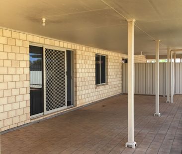 TIDY 3 BEDROOM HOME - Photo 3