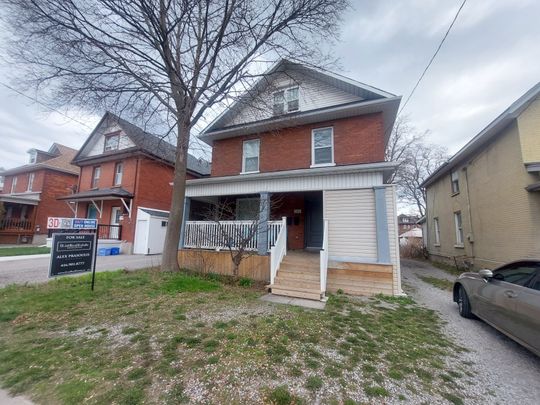 For Lease - 222 Athol Street Unit# Main, Oshawa, Ontario - Photo 1