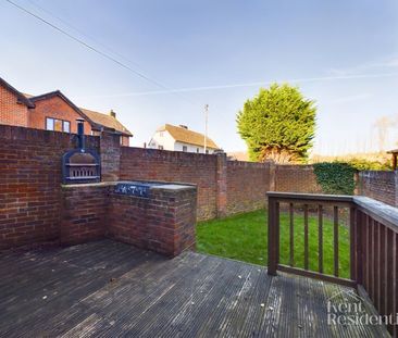 4 bed to rent in Seymour Road, Gillingham, ME8 - Photo 2