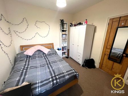 4 bedroom terraced house to rent - Photo 3