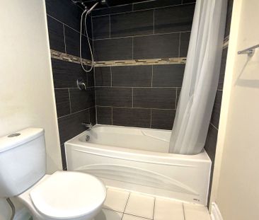 For Lease - 6 Winding Court, Toronto, Ontario - Photo 6