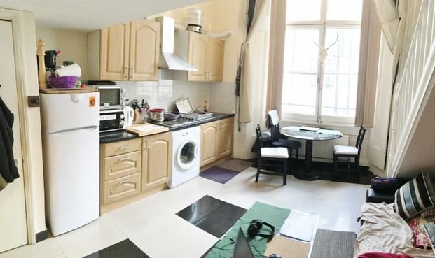Studio to rent - Photo 1