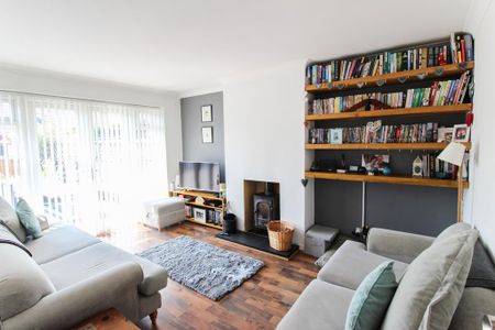 2 bedroom detached bungalow to rent - Photo 3