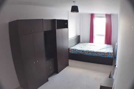 3 Bed Flat, London, E1W - Photo 3