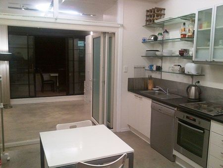 Sophisticated and Stylish One Bedroom Apartment - Photo 5