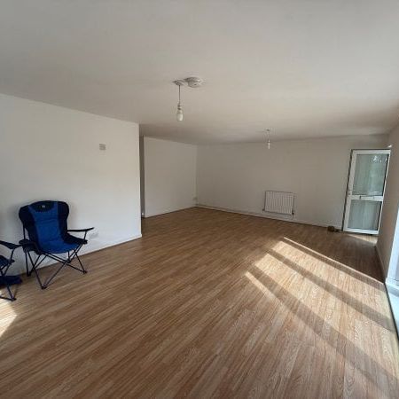 Oakmead, Ammanford, SA18 - Photo 1