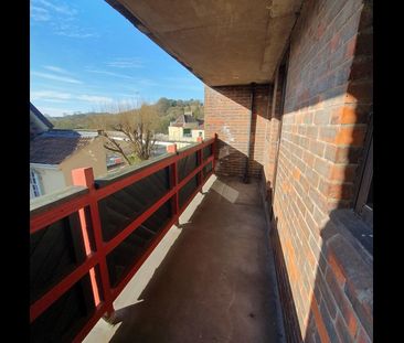 Studio Flat, Cleve Court, BS8 - Photo 5