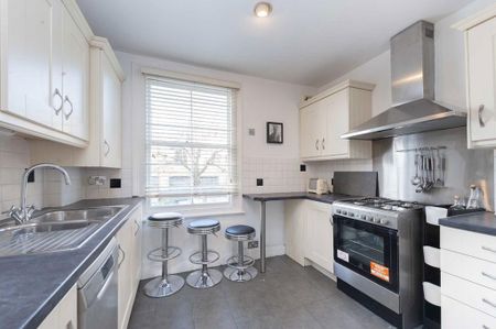 3 bedroom flat to rent - Photo 5