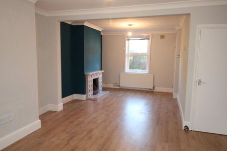 2 bedroom terraced house to rent - Photo 2