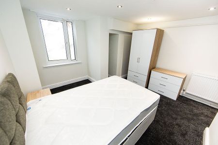 Burchett Terrace, Woodhouse, Leeds - Photo 5