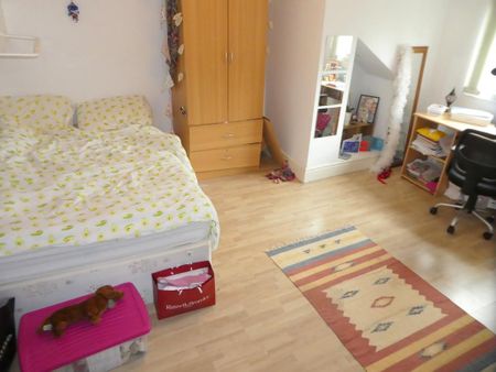 6 bedroom semi-detached house to rent - Photo 3