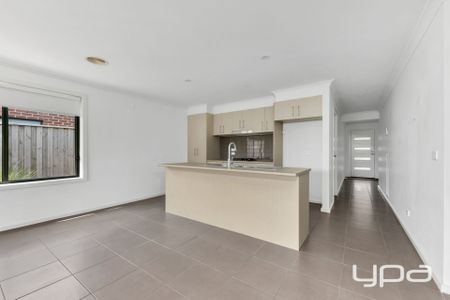 Magnificant 3-bedrroom Gem for rent! - Photo 3
