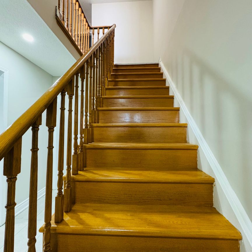 For Lease - 6 Dutch Crescent, Brampton, Ontario - Photo 1