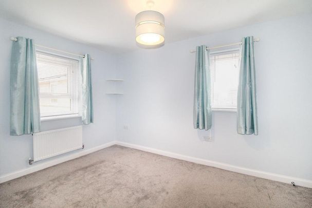 2 bedroom end of terrace house to rent - Photo 1