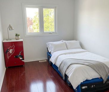 For Lease - 5641 Cortina Crescent, Mississauga, Ontario - Photo 4