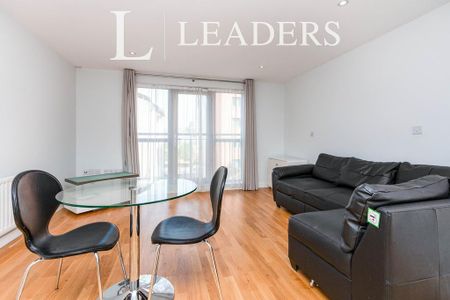 Studio to rent - Photo 3