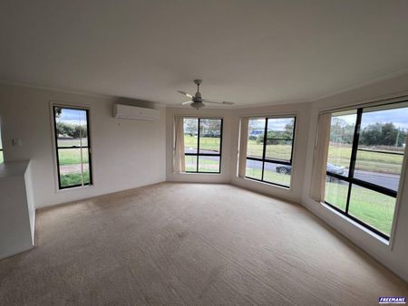 Quality Home, Quality Location - Photo 4