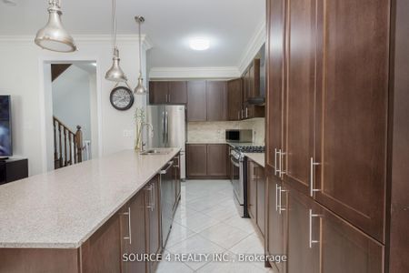 For Lease - 129 Barons Street, Vaughan, Ontario - Photo 2