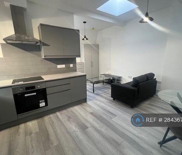 1 bedroom flat to rent - Photo 2