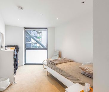 Nine Elms Lane, London SW11 - Photo 5