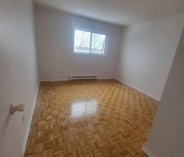 Beau Grand 4 1/2 propre à louer - Photo 1