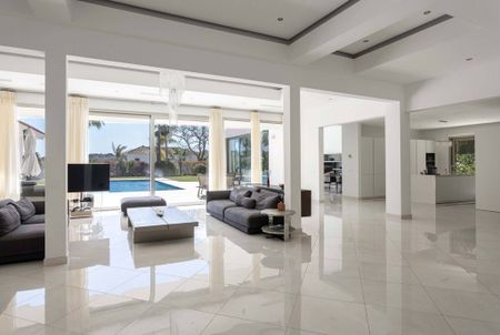 Luxury Villa for rent in Cadiz, Andalusia - Photo 5