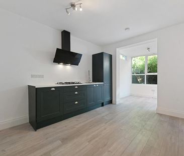 2 bedroom ground floor flat to rent - Photo 5