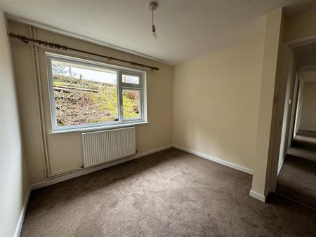 3 bedroom bungalow to rent - Photo 3