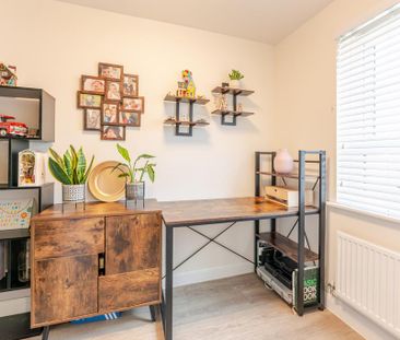 3 bedroom semi-detached house to rent - Photo 3