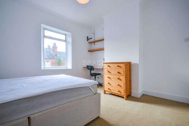 Adelaide Road, Reading, Berkshire, RG6 - Photo 1