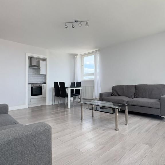 2 bedroom flat to rent - Photo 1