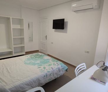 Carrer de Joaquín Costa, Burjassot, Valencian Community 46100 - Photo 6