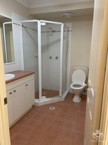 Spacious 3-Bed Villa in Resort style complex - Photo 4