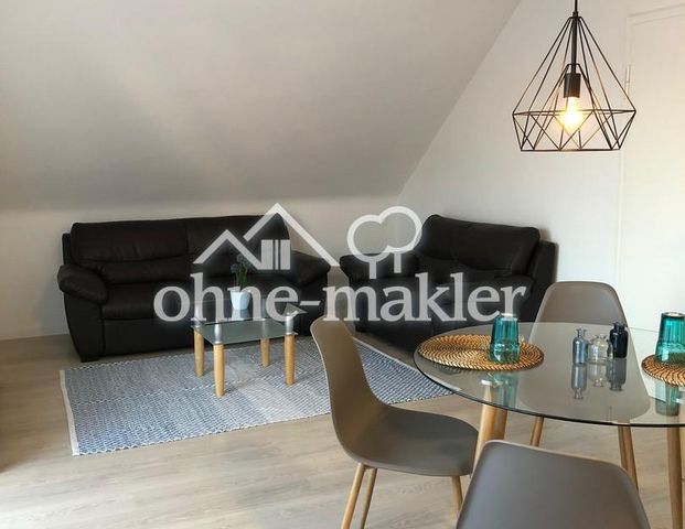 Charmante Dachwohnung für junge Berufstätige in Stuttgart-Obertürkheim - Foto 1